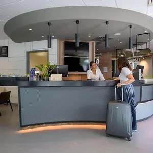 Отель Novotel Parkstadt Schwabing, Мюнхен