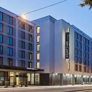 Courtyard By Marriott East Almanya
